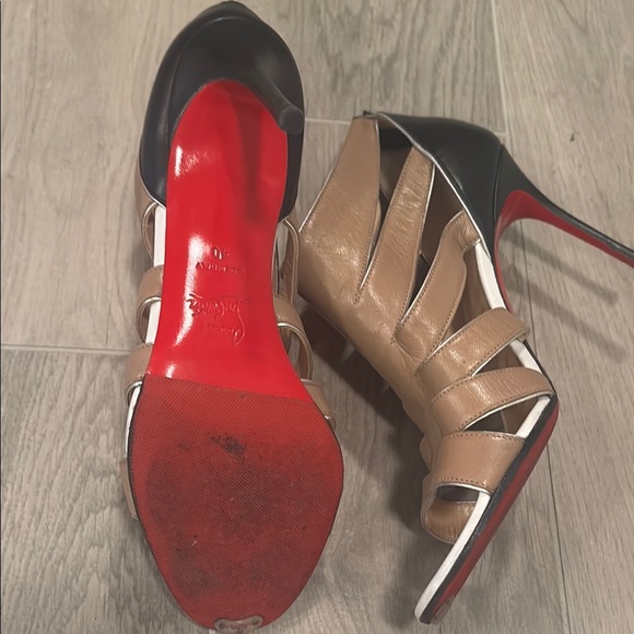 Christian Louboutin Women’s Tan and Black Heels Size 40 - Picture 6 of 7